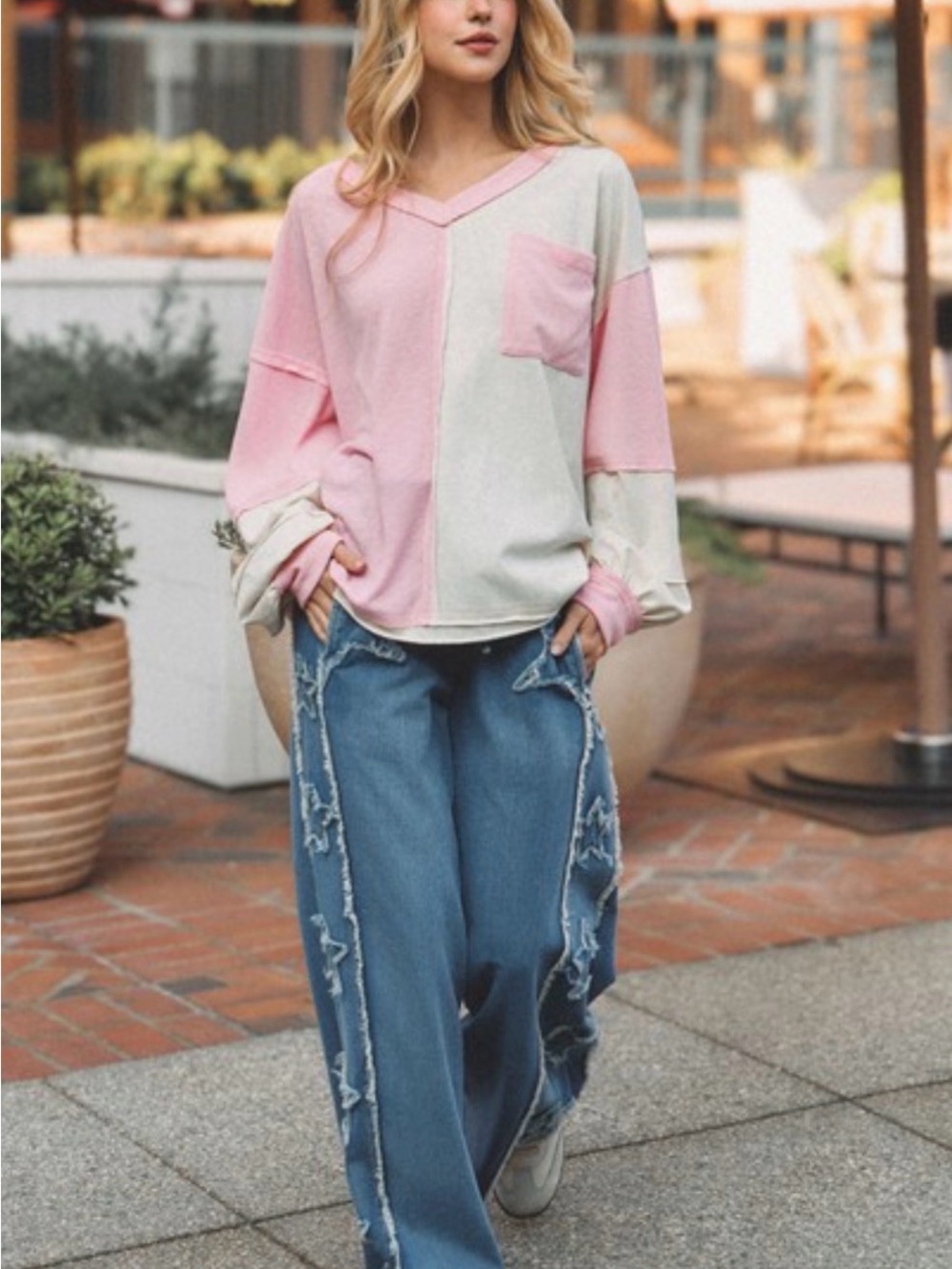 Sage & Fig Frayed Star Patch Wide-Leg Denim Pant - Picture 4 of 4